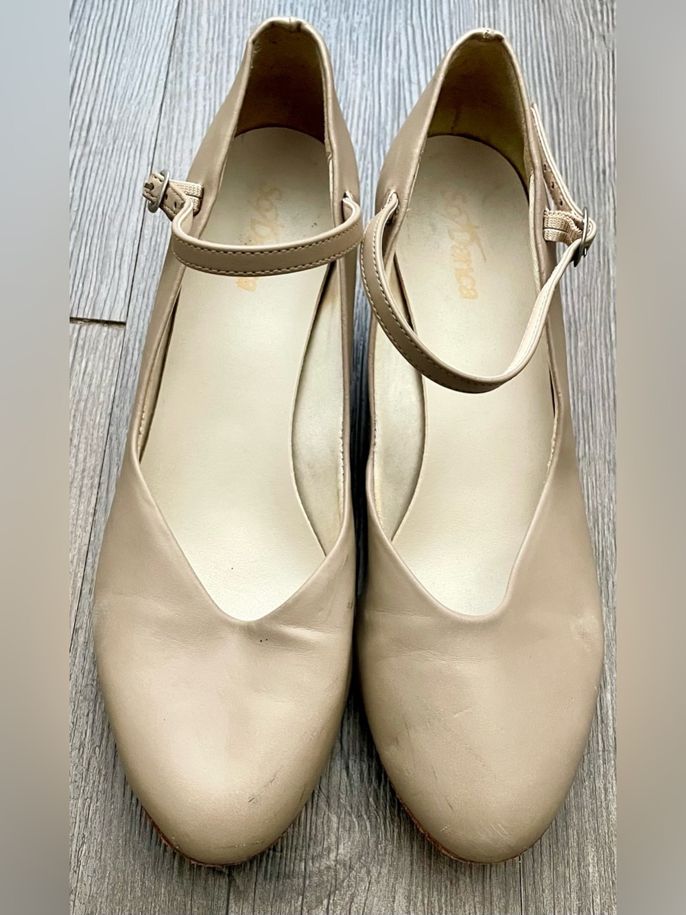 🎭 Women's Beige Character Shoes 🎭